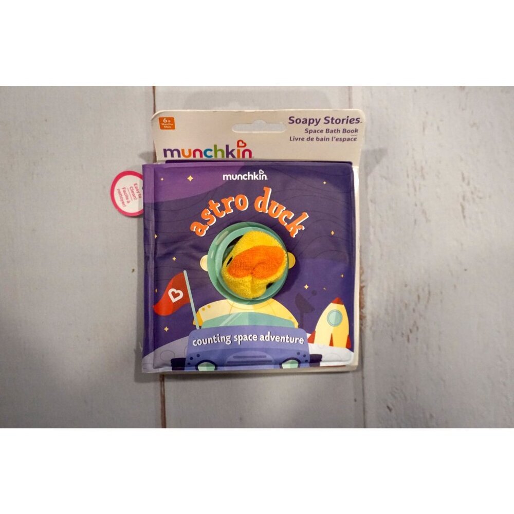 Munchkin Soapy Finger Puppet Bath (2) Books: Scuba Sean & Astro Duck, NEW - Picture 3 of 12